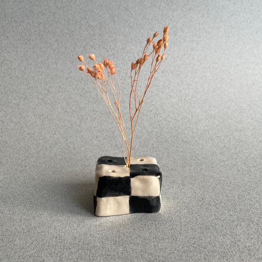 grid dried flower holder